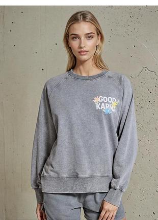 Світшот жіночий з принтом good karma