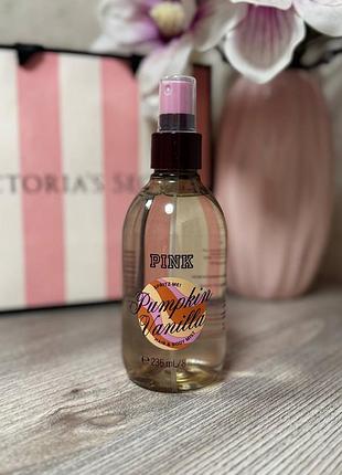 Парфюмированный увлажняющий спрей для тела victoria’s secret &amp; pink pumpkin vanilla hair and body mist