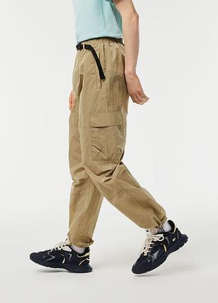 Lacoste relaxed fit water repellent штани карго нейлон вільні хакі койот чоловічі оригінал s m
