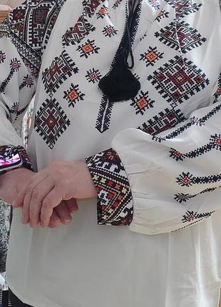 Вишиванка жіноча біла з довгим рукавом