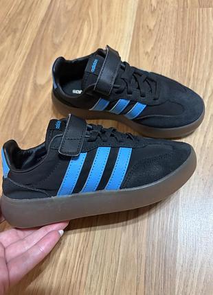 Снікерси/кросівки adidas barreda kids
