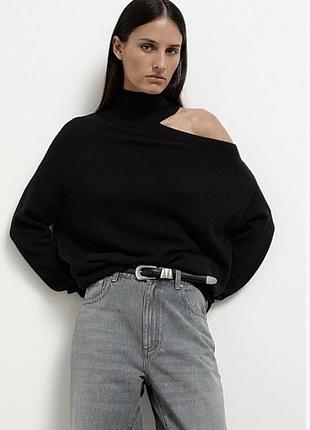 Светрик від брендуthe drop
