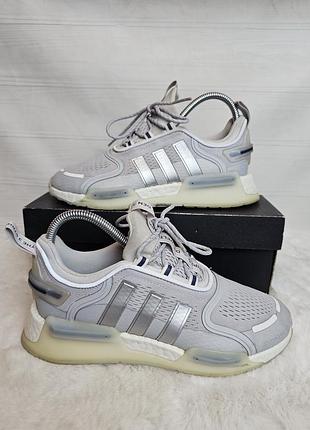Кросівки adidas nmd_v3 в розмірі 41