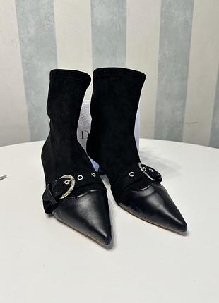 Черевики на каблуку