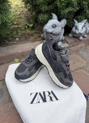 Кросівки для дітей zara
