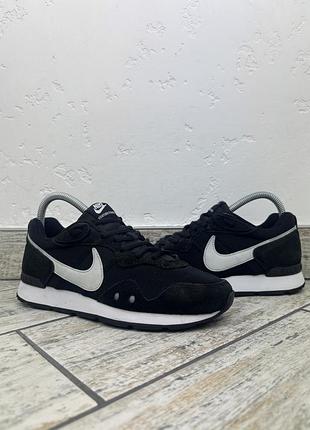 Nike venture runner