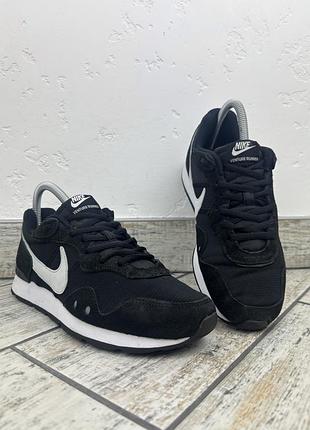 Nike venture runner 3