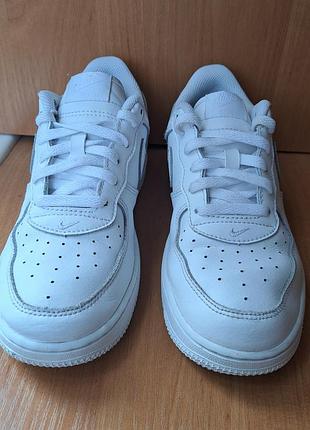 Кроссовки оригинальные nike p33,5 5