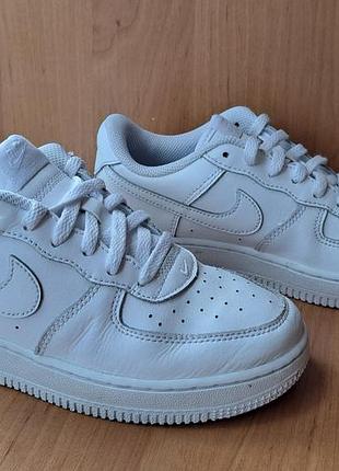 Кросівки оригінальні nike p33,5