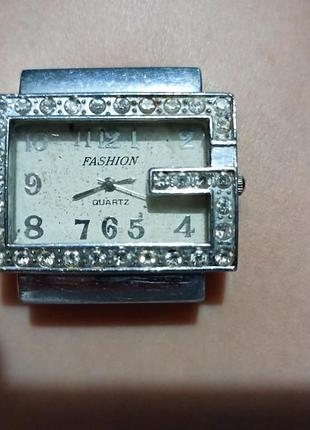 Жіночий годинник fashion вінтажний, кварцовий, сріблястий