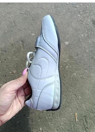 Білі кросівки 7