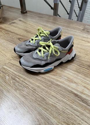 Кросівки, кроси adidas ozweego