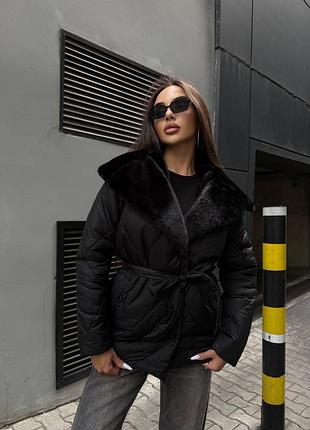 До -20❄ зимова тепла стьобана куртка утеплена силіконом під пояс з хутровим коміром під норку і капішоном