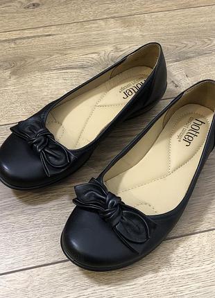 М'які та зручні чорні шкіряні балетки hotter comfort concept з бантиком