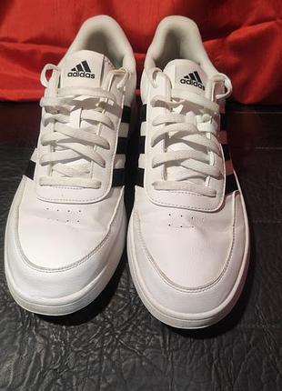 Стильные мужские кроссовки adidas