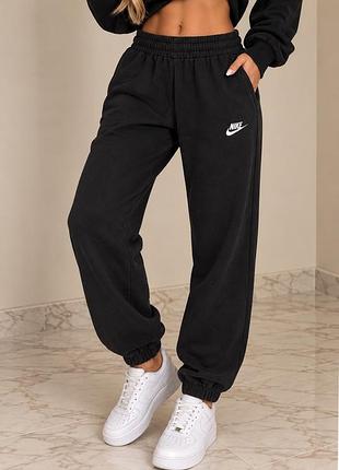 Чорні спортивні штани nike original