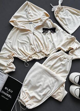 Спортивный костюм