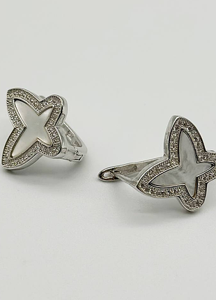 Срібні сережки в стилі "van cleef та arpels" зі вставкою фіаніт/перламутр