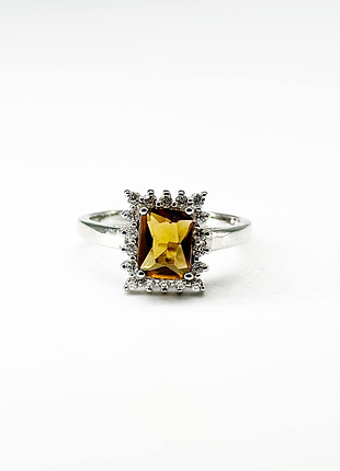 Серебряное кольцо с фианитами, размер 15,5, вес: 3.0 г