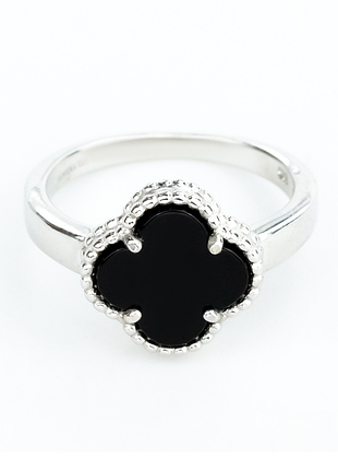 Серебряное кольцо в стиле "van cleef и arpels" с ониксом, размер 17,5, вес: 3.3 г