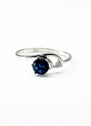 Серебряное кольцо с фианитами, размер 16,0, вес: 1.3 г