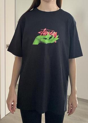 Футболка жіноча stussy чорна з принтом