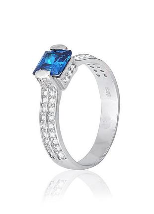 Серебряное кольцо с голубыми фианитами, размер 16,5, вес: 3.3 г