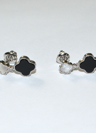 Срібні сережки в стилі "van cleef та arpels" зі вставкою онікс/перламутр