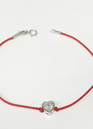 Серебряный браслет с красной нитью сердце с фианитом, размер 17 см x 1,5 см, вес: 0.9 г