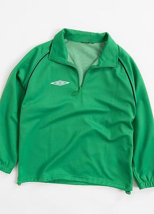 Зелена, чоловіча, спортивна кофта umbro із короткою застібкою-блискавкою та коміром- стійкою. модель виконана в насиченому, зеленому кольорі