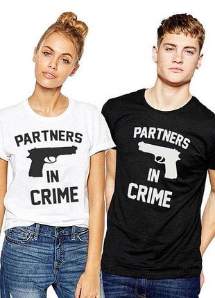 Футболки з принтом partners in crime