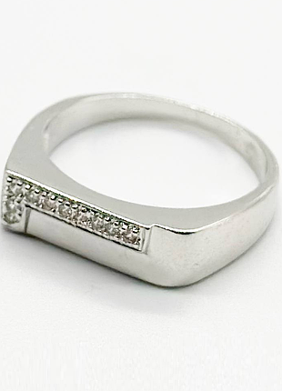 Серебряное кольцо со вставкой фианит, размер 18,5, вес: 3.8 г
