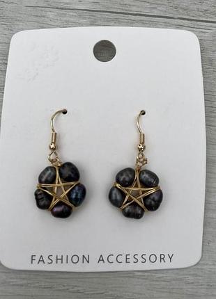 Сережки с черным жемчугом серьги