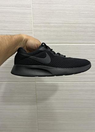 Кросівки чорні nike tanjun