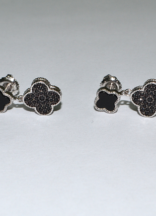 Срібні сережки в стилі "van cleef та arpels" зі вставкою фіаніт/онікс