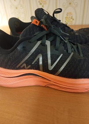 Кросівки чоловічі new balance чорні з помаранчевим