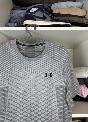 Футболка under armour 2