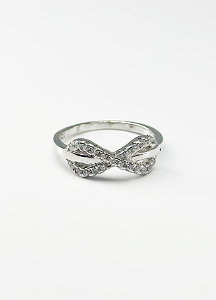 Серебряное кольцо в стиле "tiffany" с фианитами, размер 19,0, вес: 2.4 г