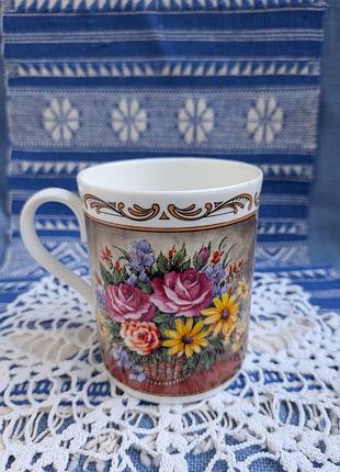 Чашка royal worcester. seasonal flowers. summer fine bone china