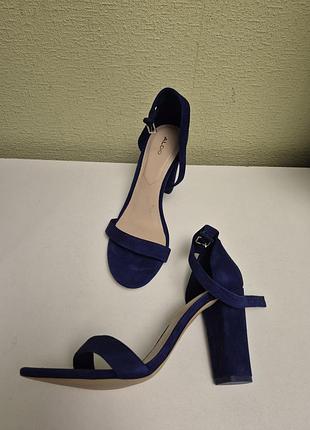 Фирменные босоножки из натуральной замши aldo