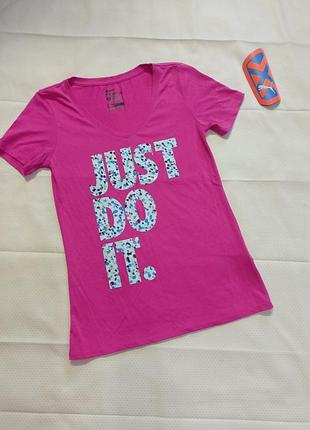 Футболка женская спортивная nike