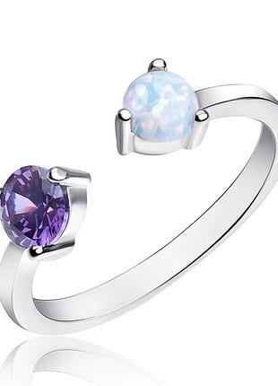 Серебряное кольцо с сиреневыми фианитами и опалом, размер 15,0, вес: 1.4 г