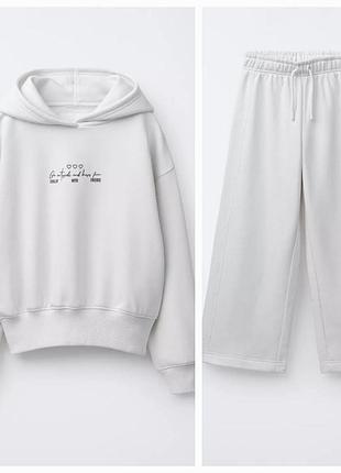 Білий костюм zara утеплен 158-164 розмір
