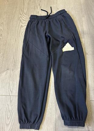 Спортивний костюм adidas