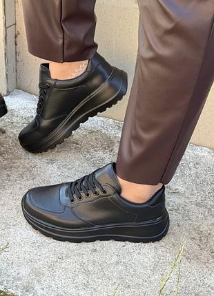 Кросівки чорні натуральна шкіра