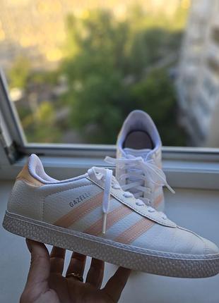 Женские кроссовки adidas gazelle газели размер 36, стелька 24см белые