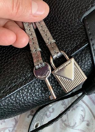 Аксесуар від оригінальної сумки michael kors 3