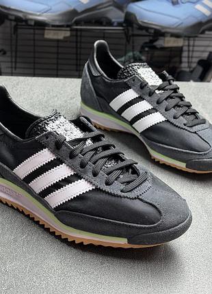 Чорні стильні кросівки adidas sl72 jh7390