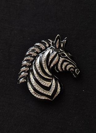 Красивая брошь «зебра» с эмалью и кристаллами 🦓✨