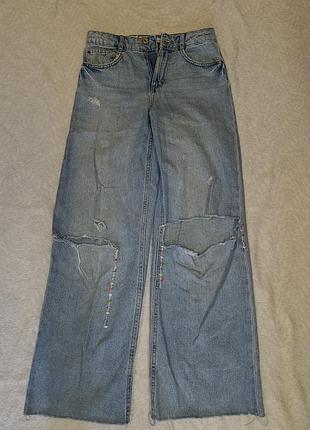 Джинсы рваные светлые zara